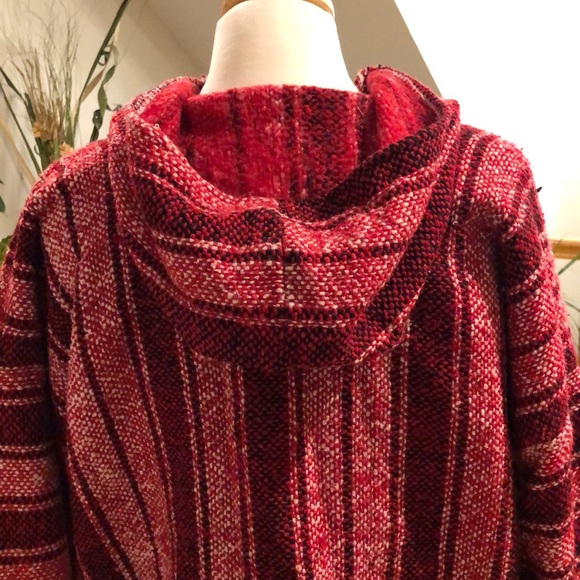 Red Surf Poncho - Picture 4 of 5